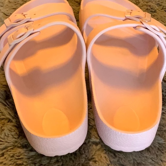 BIG KIDS CAT & JACK NOA SLIP- ON FOOTBED SANDALS SIZE 5 - Picture 4 of 6